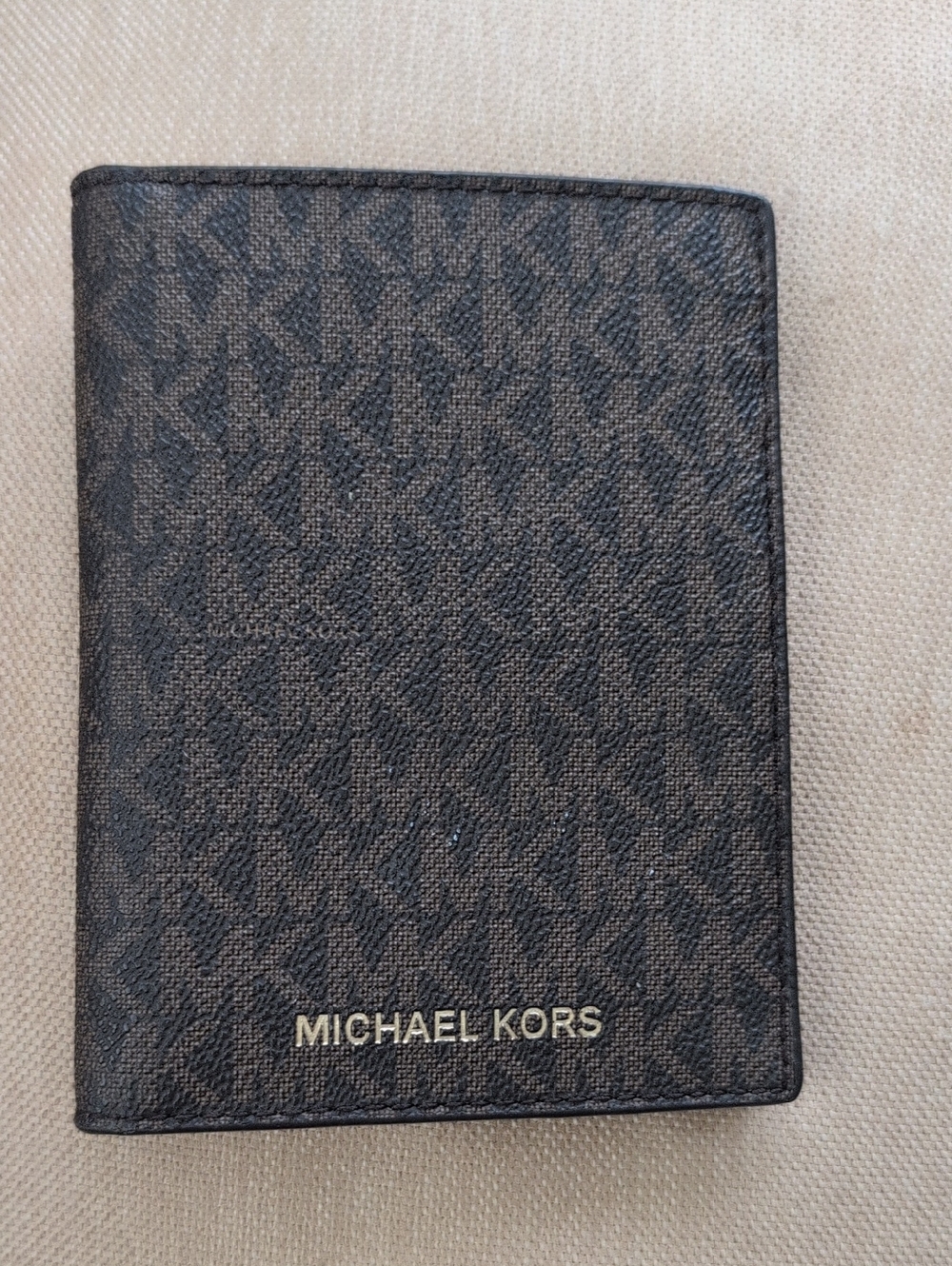 Michael Kors MK Logo Jet Set Passport Holder Cover